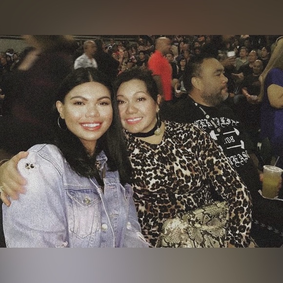 Meet your Posher, Breanna - Picture 7 of 13